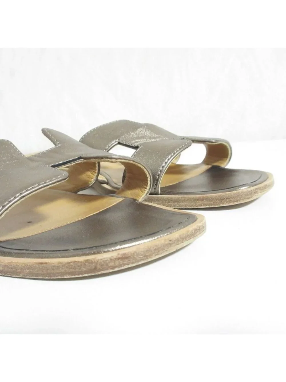 Hermes Oran Leather Flat Sandals Blanc